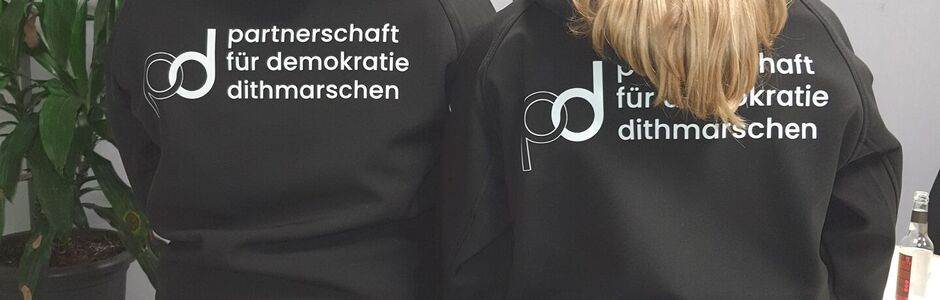 Mädchen mit Trainingsjacken